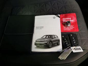 Volkswagen Tiguan 2.0 TDI Life DSG (150 ps) - NAV - BLUETOOTH - PARK SENSORS