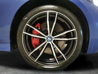 BMW 3 Series 2.0 330e 12kWh M Sport Plug-in (292 ps) - ALCANTARA - M SPORT BR