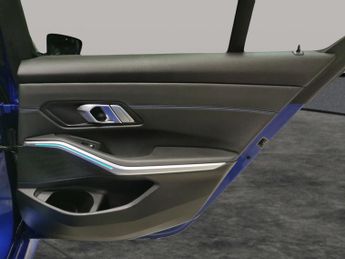 BMW 3 Series 2.0 330e 12kWh M Sport Plug-in (292 ps) - ALCANTARA - M SPORT BR