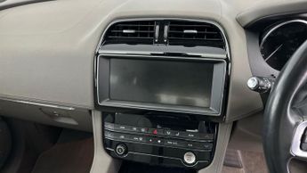 Jaguar F-PACE 2.0 D180 Portfolio AWD (180 ps) - BLUETOOTH - PADDLE SHIFT