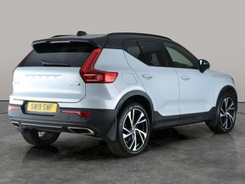 Volvo XC40 2.0 D4 R-Design Pro AWD (190 ps) - SENSUS SAT NAV - PARK ASSIST 