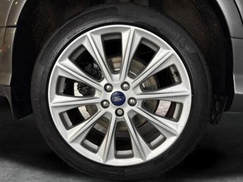 Ford Kuga 2.0 TDCi Vignale Powershift AWD (180 ps) - REVERSE CAM - NAV