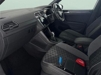 Volkswagen Tiguan 1.5 TSI R-Line DSG (150 ps) - HEATED STEERING - ASSISTANCE PACK 