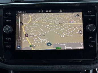 Volkswagen Tiguan 1.5 TSI R-Line DSG (150 ps) - HEATED STEERING - ASSISTANCE PACK 