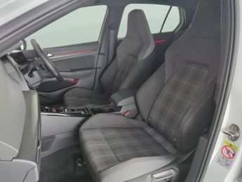 Volkswagen Golf 2.0 TDI GTD DSG (200 ps) - HEATED STEERING - WIFI - BLUETOOTH