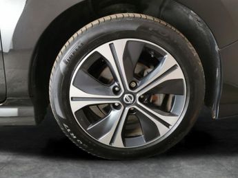 Nissan Leaf 40kWh 10 (150 ps) - LED - REVERSE CAM - NAV