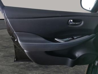 Nissan Leaf 40kWh 10 (150 ps) - LED - REVERSE CAM - NAV