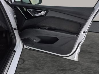 Audi Q4 E-tron 35 Sport 55kWh (170 ps) - CARPLAY - ACTIVE LANE ASSIST - LED