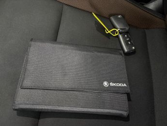 Skoda Karoq 2.0 TDI Scout DSG 4WD (150 ps) - REVERSE CAM - SMARTLINK - NAV