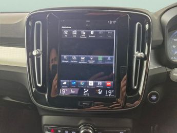 Volvo XC40 1.5h T4 Recharge 10.7kWh Plus Plug-in (211 ps) - PARK ASSIST - L
