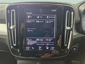 Volvo XC40 1.5h T4 Recharge 10.7kWh Plus Plug-in (211 ps) - PARK ASSIST - L