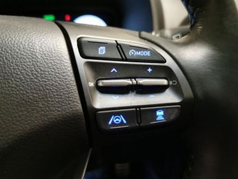 Hyundai Kona 64kWh Premium (10.5kW Charger) (204 ps) - HEATED SEATS - HEATED 