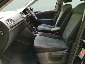 Volkswagen Tiguan 1.5 TSI Elegance DSG (150 ps) - REVERSE CAM - HEATED SEATS - NAV
