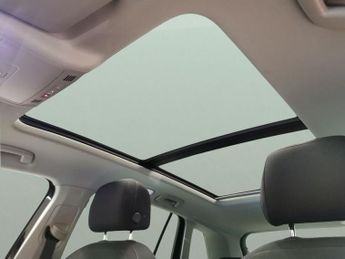 Volkswagen Tiguan 1.5 TSI Elegance DSG (150 ps) - REVERSE CAM - HEATED SEATS - NAV