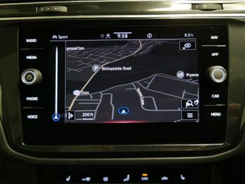 Volkswagen Tiguan 1.5 TSI Elegance DSG (150 ps) - REVERSE CAM - HEATED SEATS - NAV