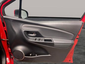 Toyota Yaris 1.5 VVT-h Excel E-CVT (100 ps) - BLUETOOTH - CRUISE - AIR CON