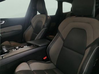 Volvo XC60 2.0 B5 MHEV R-Design AWD (250 ps) - LED - HEATED SEATS - LANE DE