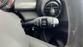 Mini Hatch 1.5 Cooper Classic Steptronic (136 ps) - MULTI-FUNCTION STEERING