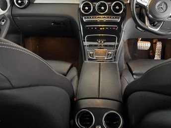 Mercedes-Benz GLC 2.0 GLC300e 13.5kWh AMG Line Plug-in G-Tronic+ 4MATIC (333 ps) -