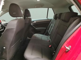 Volkswagen Golf 1.6 TDI Match DSG (115 ps) - PARK SENSORS - AIR CON - SD CARD ME