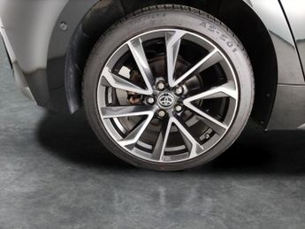 Toyota Corolla 1.8 VVT-h GPF Excel CVT (122 ps) - REVERSE CAM - SAT NAV - HEATE
