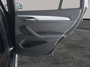BMW X1 1.5 25e 10kWh xLine Plug-in xDrive (220 ps) - TOWBAR - DETACHABL