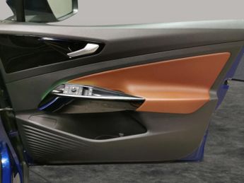 Volkswagen ID.4 Pure 52kWh Life (148 ps) - ACTIVE LANE ASSIST - LED - REVERSE CA