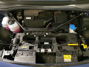 Volkswagen ID.4 Pure 52kWh Life (148 ps) - ACTIVE LANE ASSIST - LED - REVERSE CA