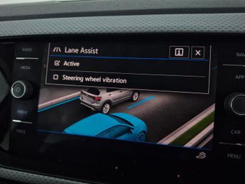Volkswagen T-cross 1.0 TSI Active DSG (110 ps) - NAV - BLIND SPOT ASSIST - WIFI