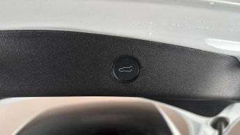 Tesla Model 3 Standard Range Plus RWD (241 bhp) - LED - HEATED SEATS - NAV