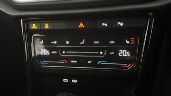 Volkswagen T-Roc 1.5 TSI R-Line DSG (150 ps) - DIGITAL DASH - AIR CON - AUTO HEAD