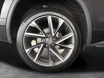 Skoda Kodiaq 2.0 TSI SportLine DSG 4WD (7 Seat) (190 ps) - LIGHT PACKAGE