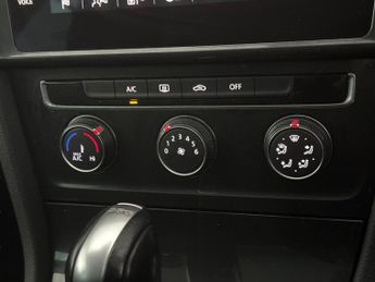 Volkswagen Golf 1.5 TSI EVO Match DSG (130 ps) - LIGHT AND SIGHT PACK - DAB - BL