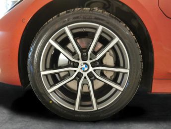 BMW 3 Series 2.0 330e 12kWh Sport Pro Plug-in (292 ps) - ACOUSTIC GLAZING