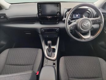 Toyota Yaris 1.5 VVT-h Design E-CVT (116 ps) - REVERSE CAM - LANE TRACE ASSIS