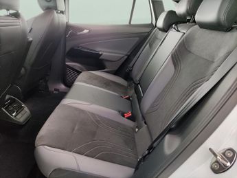 Volkswagen ID.4 Pure 52kWh Life (148 ps) - LED - REVERSE CAM - NAV