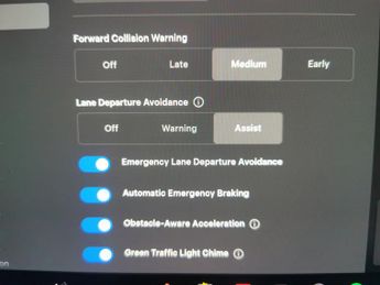 Tesla Model 3 Saloon RWD (241 bhp) - PARK ASSIST - LED - REVERSE CAM