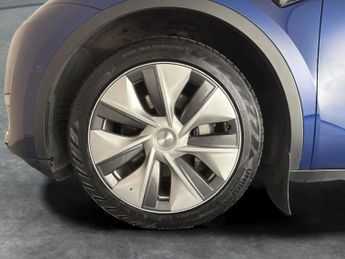 Tesla Model Y (Dual Motor) Long Range 4WDE (384 bhp) - HEATED STEERING - WIFI