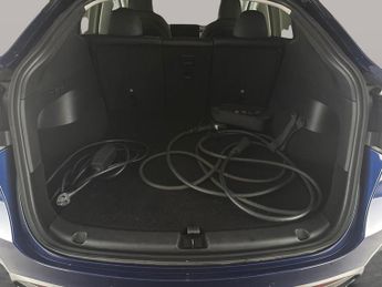 Tesla Model Y (Dual Motor) Long Range 4WDE (384 bhp) - HEATED STEERING - WIFI