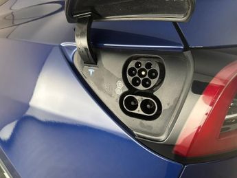Tesla Model Y (Dual Motor) Long Range 4WDE (384 bhp) - HEATED STEERING - WIFI