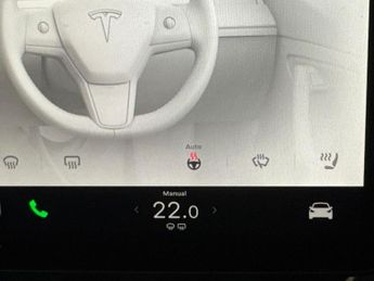 Tesla Model Y (Dual Motor) Long Range 4WDE (384 bhp) - HEATED STEERING - WIFI