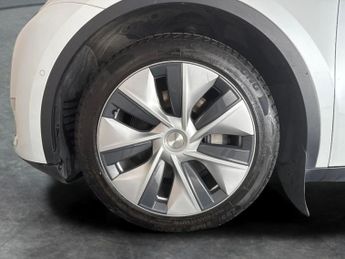 Tesla Model Y (Dual Motor) Long Range 4WDE (384 bhp) - HEATED STEERING - WIFI