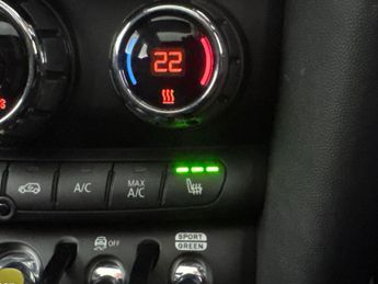 Mini Electric Hatch Cooper SE 32.6kWh Level 3 (184 ps) - REVERSE CAM - HEATED SEATS