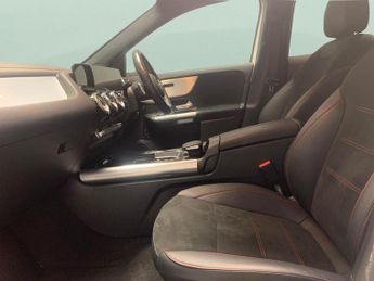 Mercedes-Benz EQA EQA 300 66.5kWh AMG Line 4MATIC (228 ps) - ADAPTIVE LIGHTS - HEA
