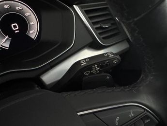 Audi Q5 2.0 TFSIe 50 Sport Plug-in S Tronic quattro 17.9kWh (299 ps) - R