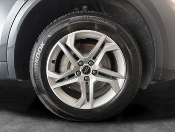 Audi Q5 2.0 TFSIe 50 Sport Plug-in S Tronic quattro 17.9kWh (299 ps) - R