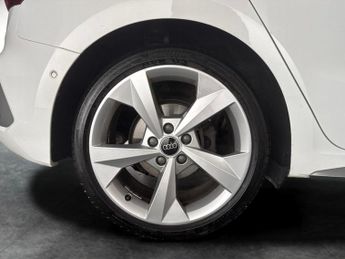Audi A3 1.5 TFSI 35 S line Sportback S Tronic (150 ps)[Tech Pack]  - CRU
