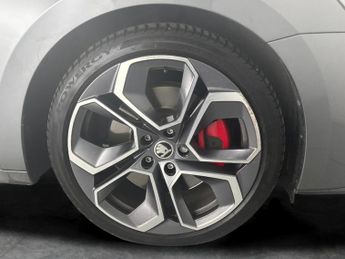 Skoda Octavia 2.0 TSI vRS DSG (245 ps) - PARK ASSIST - LED - SMARTLINK