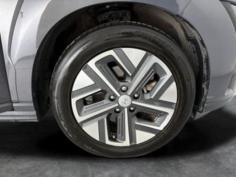 Hyundai Kona 64kWh Ultimate (10.5kW Charger) (204 ps) - HEAT AND COOL SEATS