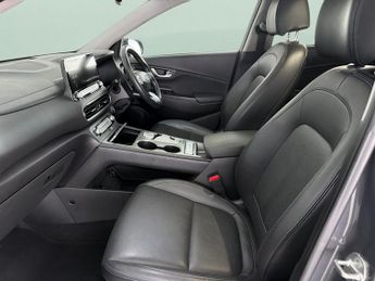 Hyundai Kona 64kWh Ultimate (10.5kW Charger) (204 ps) - HEAT AND COOL SEATS
